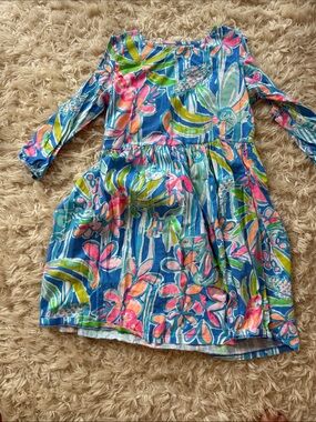 EUC cotton Lilly Pulitzer Dress with shoulder cut out